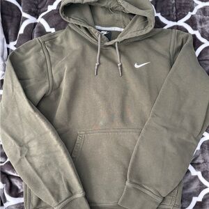 Nike Men's Hoodie in Olive Green